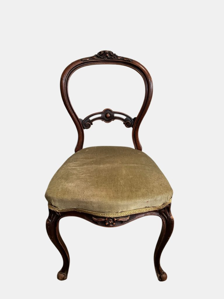 Antique Cream Balloon Chair