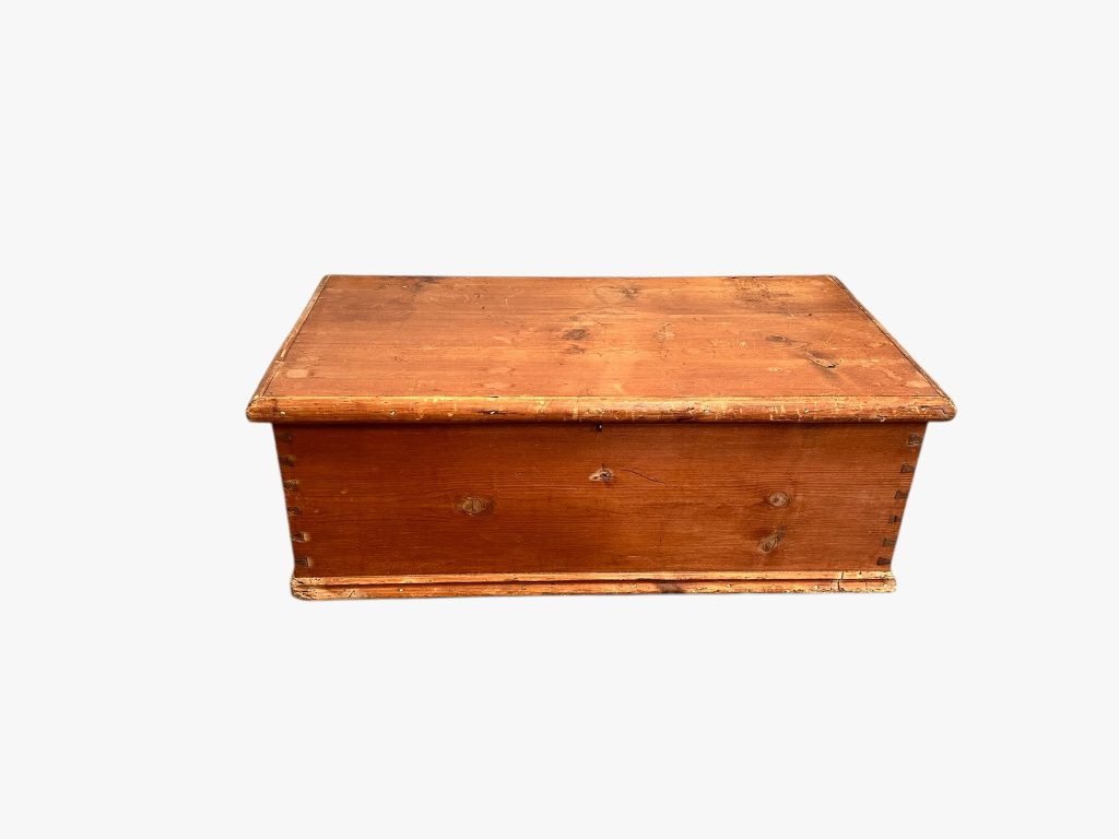 Small Wooden Kist