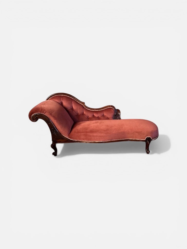 Antique Pink Chaise Longue